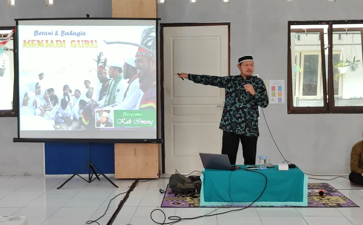  Guru Berbicara Murid Terpesona, Pelatihan Public Speaking Bersama Kak Imung di Al-Izzah Purwokerto