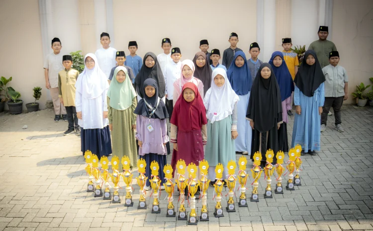  Borong 19 Piala, Prestasi Al-Izzah Semakin Menyala